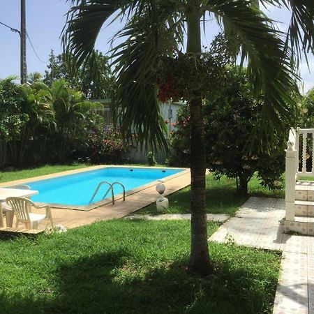 ル・カルベT2 Tropical En Bord De Piscine A 100M De La Merアパートメント エクステリア 写真